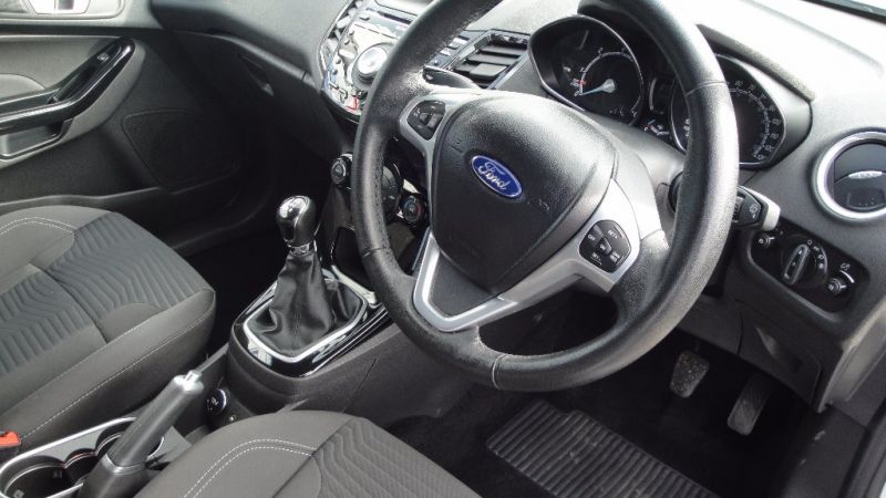 2014 Ford Fiesta 1.5 TDCi 3dr image 5