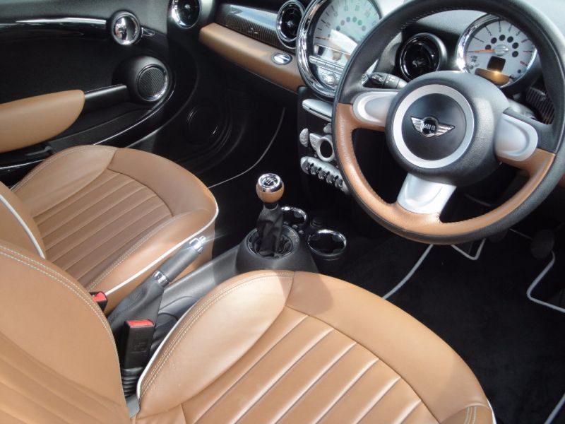 2009 MINI Hatch 1.6 Cooper 3dr image 5