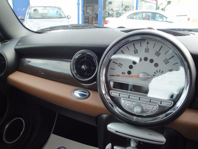 2009 MINI Hatch 1.6 Cooper 3dr image 9
