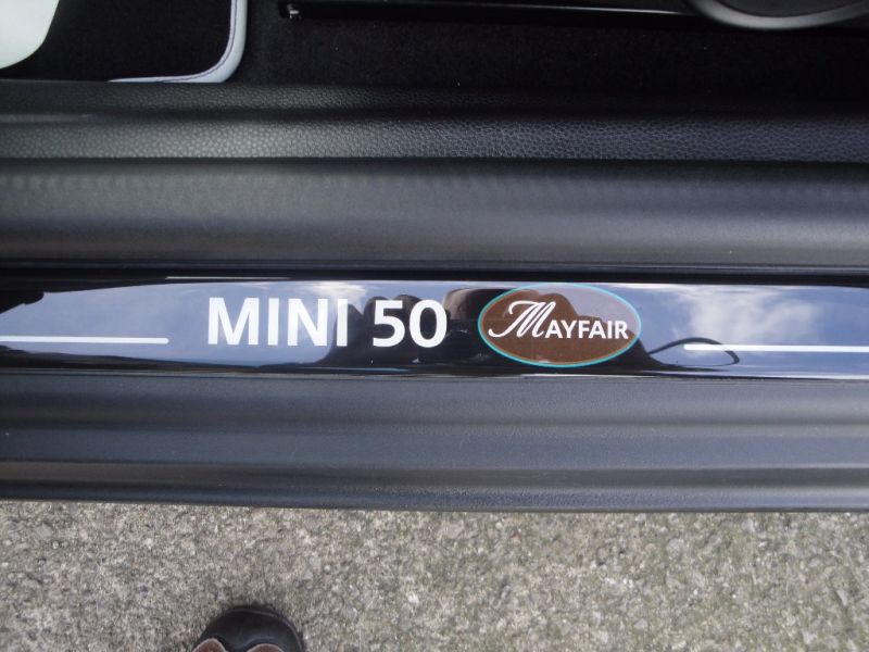 2009 MINI Hatch 1.6 Cooper 3dr image 11