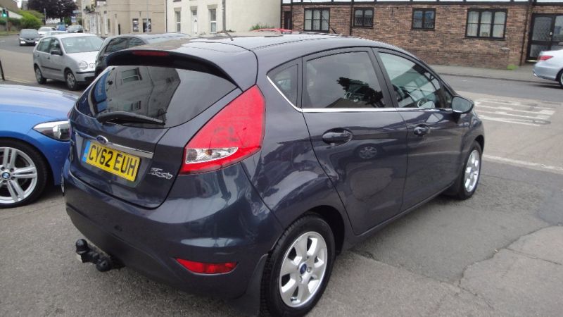 2012 Ford Fiesta 1.6 TDCi 5dr image 4
