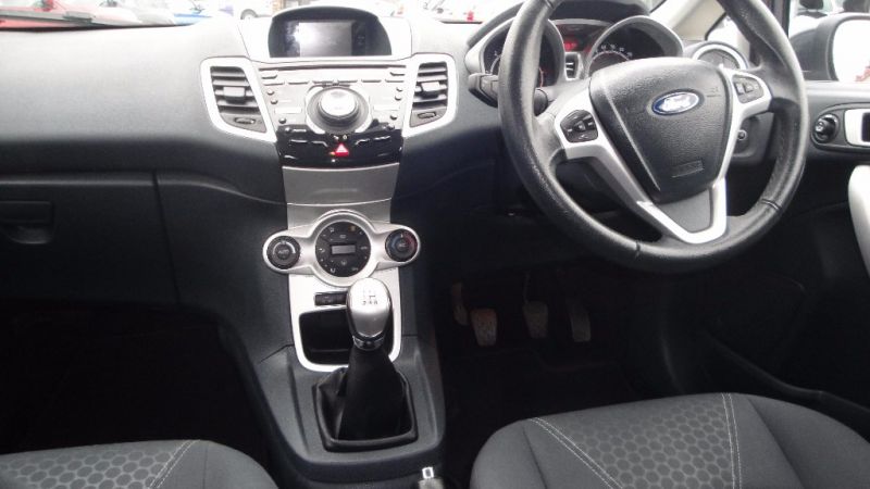 2012 Ford Fiesta 1.6 TDCi 5dr image 5