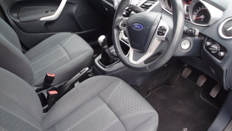 2012 Ford Fiesta 1.6 TDCi 5dr image 6