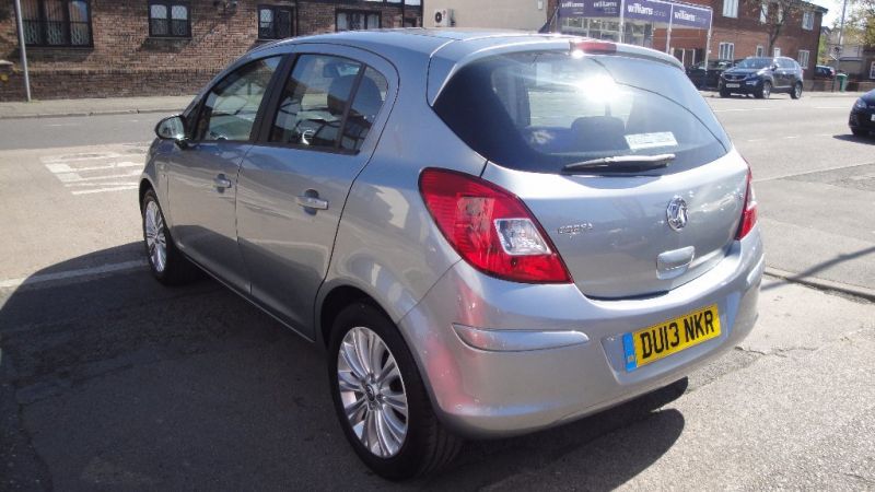 2013 Vauxhall Corsa 1.2 i 16v SE 5dr image 3