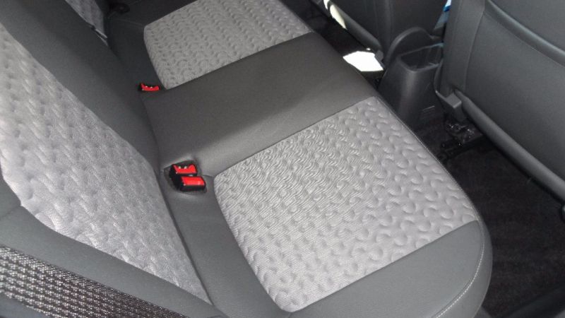 2013 Vauxhall Corsa 1.2 i 16v SE 5dr image 8