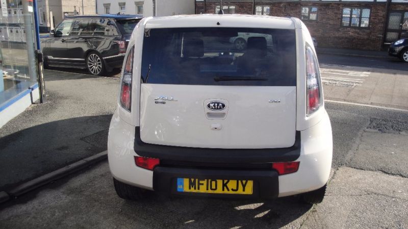 2010 Kia Soul 1.6 CRDi Shaker 5dr image 4