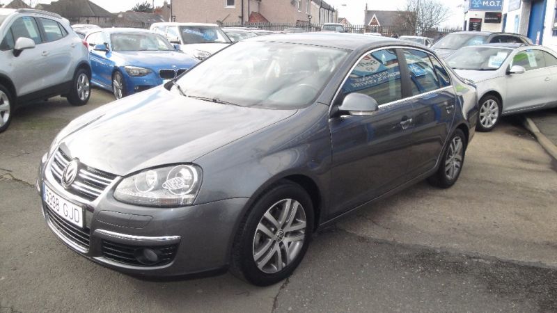 2008 Volkswagen Jetta TDi 4dr image 2