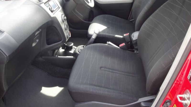 2008 Toyota Yaris 1.3 VVT-i SR 5dr image 7