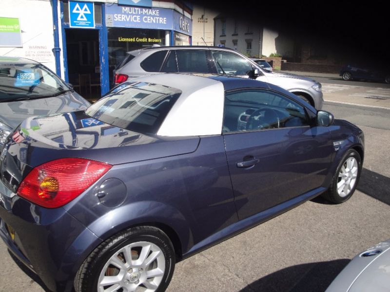 2005 Vauxhall Tigra 1.4 i 16v Sport 2dr image 6