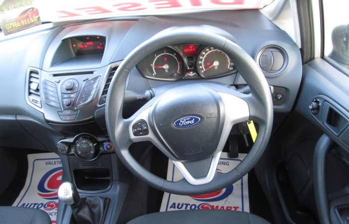 2011 Ford Fiesta 1.4 TDCi 5dr image 7
