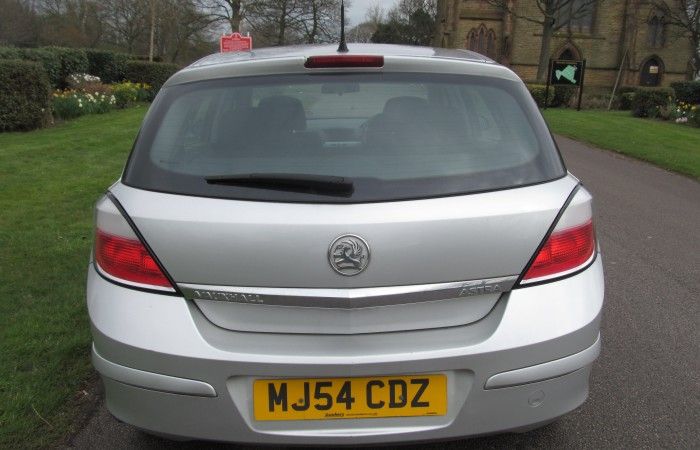 2004 Vauxhall Astra 1.4 i 16v SXi 5dr image 4