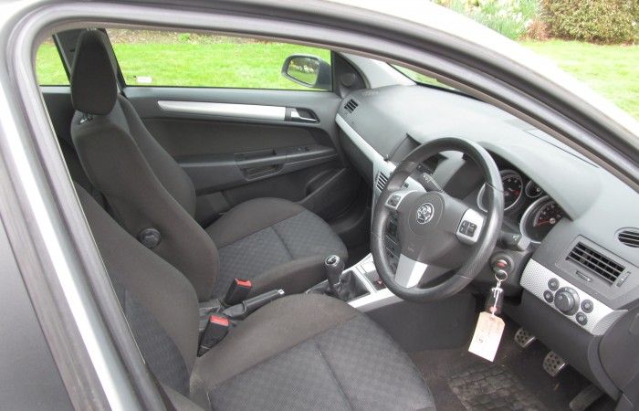 2004 Vauxhall Astra 1.4 i 16v SXi 5dr image 7