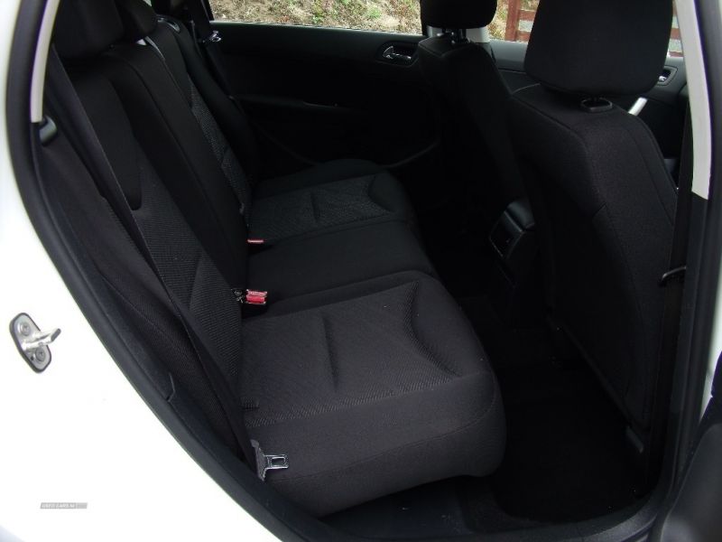 2013 Peugeot 308 SR SW HDI image 6