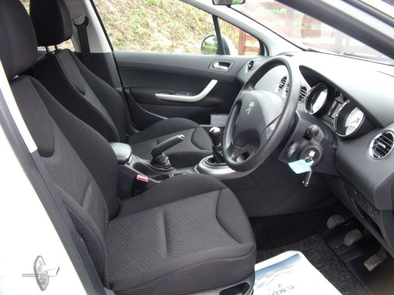 2013 Peugeot 308 SR SW HDI image 7