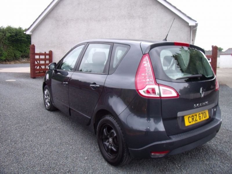 2011 Renault Scenic Expression DCI image 3