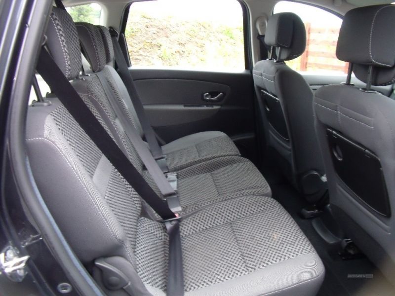 2011 Renault Scenic Expression DCI image 6