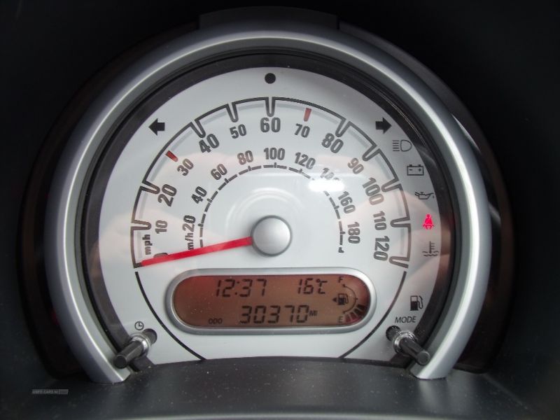 2011 Vauxhall Agila S image 8