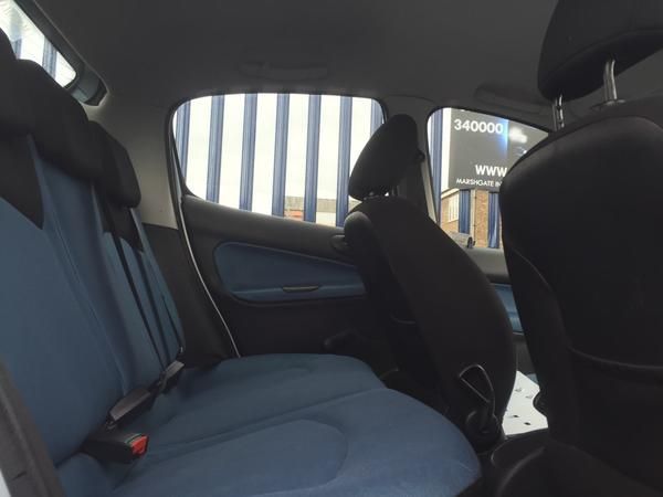2004 Peugeot 206 1.4 8v 5dr image 8