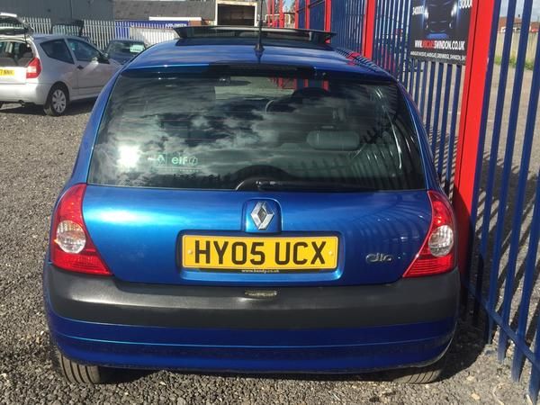 2005 Renault Clio 1.6 16v 5dr image 5