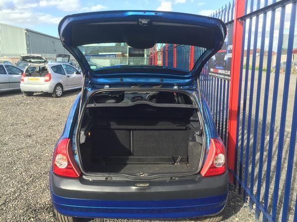 2005 Renault Clio 1.6 16v 5dr image 7