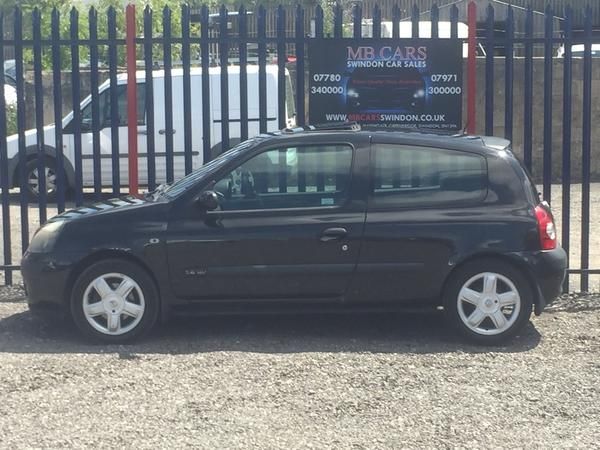 2003 Renault Clio 1.4 16v 3dr image 3