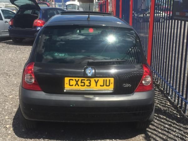 2003 Renault Clio 1.4 16v 3dr image 4