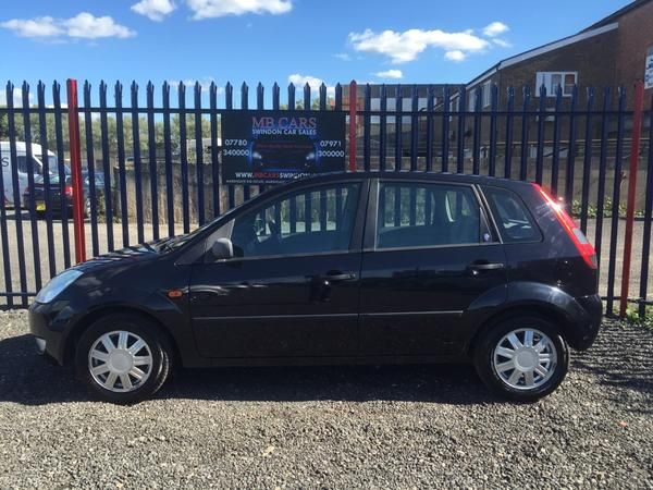 2003 Ford Fiesta 1.4 Ghia 5dr image 4