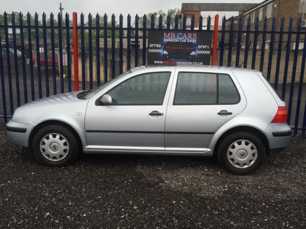2002 Volkswagen Golf 1.6 S 5dr image 6