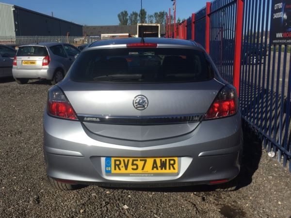 2007 Vauxhall Astra 1.8 i 16v Sport 3dr image 5