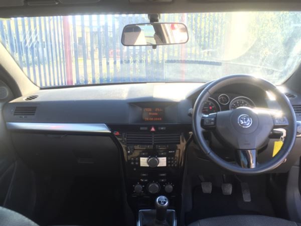 2007 Vauxhall Astra 1.8 i 16v Sport 3dr image 7