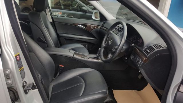 2009 Mercedes 2.1 E220 CDI SE 4d image 7