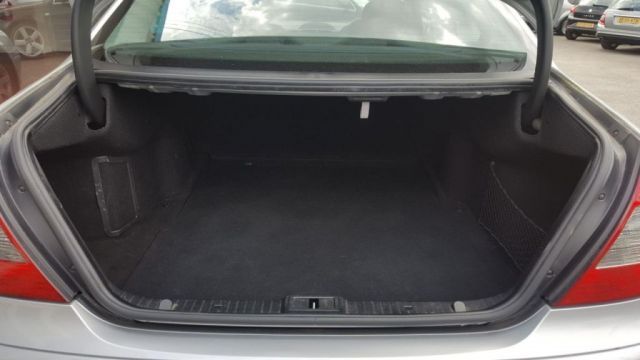 2009 Mercedes 2.1 E220 CDI SE 4d image 9