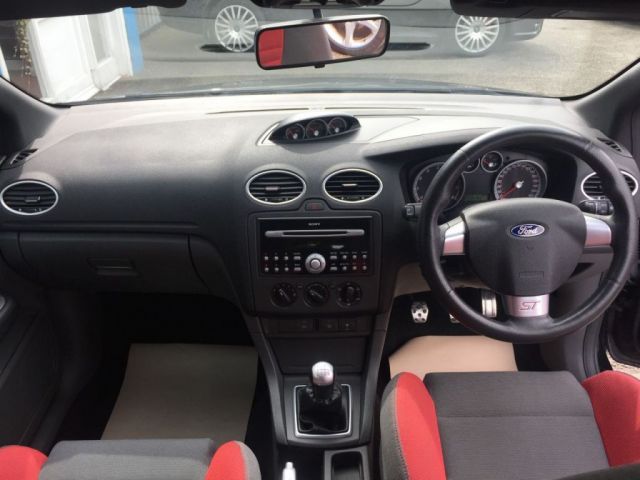 2006 Ford Focus 2.5 ST-2 3d image 6