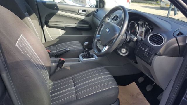 2008 Ford Focus 1.6 Style 5d image 9