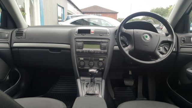 2008 Skoda Octavia 1.9 TDI 5d image 6