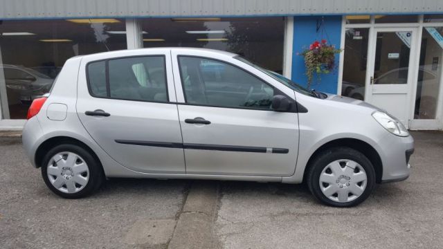 2007 Renault Clio 1.1 16V 5d image 2