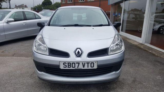 2007 Renault Clio 1.1 16V 5d image 4