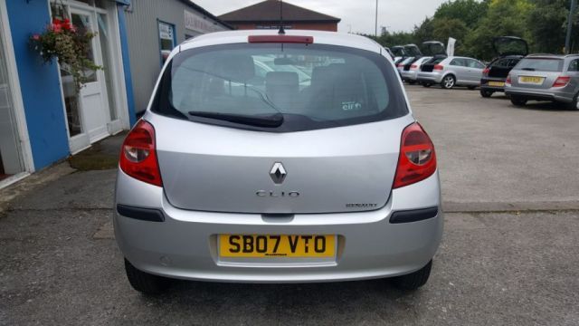 2007 Renault Clio 1.1 16V 5d image 5