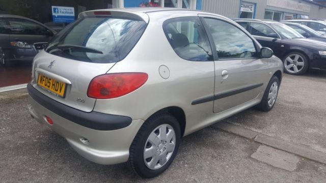2005 Peugeot 206 1.4 S 3d image 5