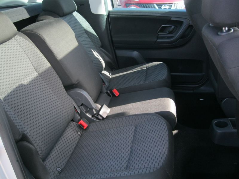 2012 Skoda Roomster 1.6 TDI SE 5dr image 9