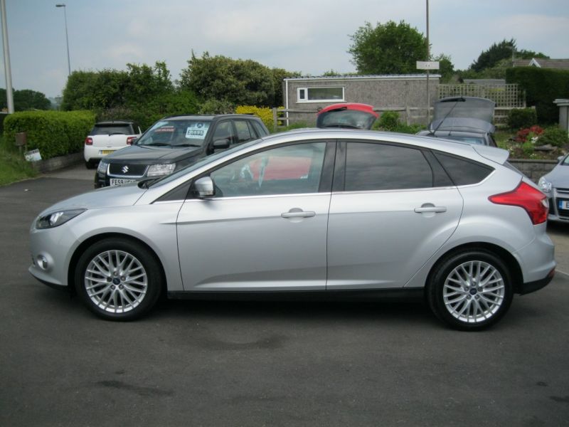2012 Ford Focus 1.6 TDCi Zetec 5dr image 6