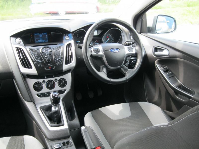 2012 Ford Focus 1.6 TDCi Zetec 5dr image 8