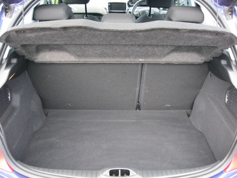 2013 Peugeot 208 1.4 HDi 5dr image 10