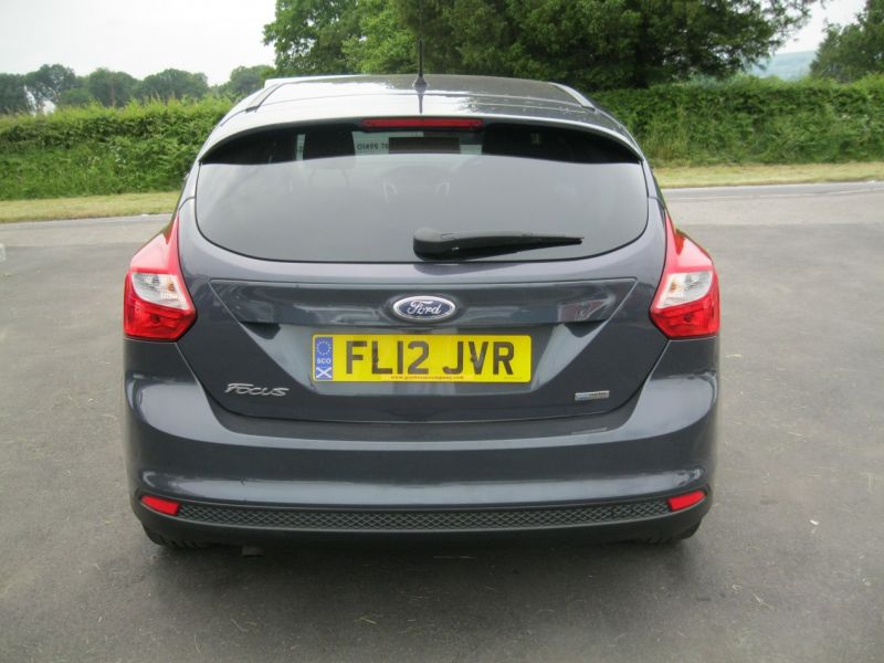 2012 Ford Focus 1.6 TDCi Zetec 5dr image 5