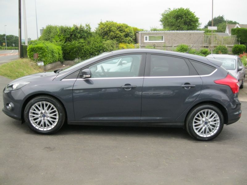2012 Ford Focus 1.6 TDCi Zetec 5dr image 6