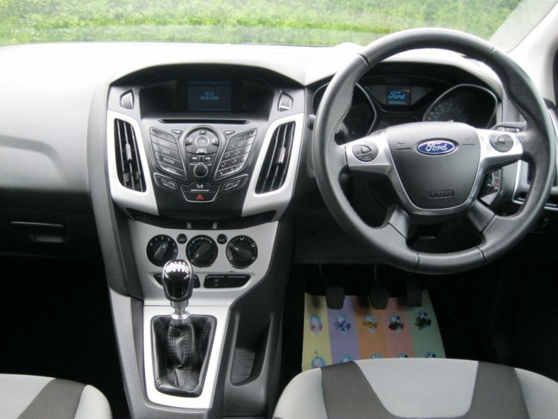 2012 Ford Focus 1.6 TDCi Zetec 5dr image 8