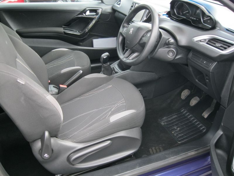 2012 Peugeot 208 1.4 HDi 3dr image 7