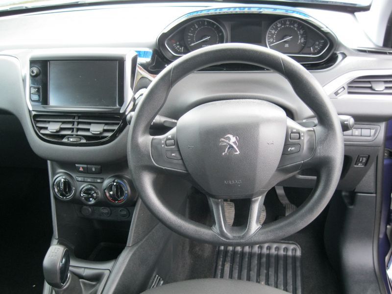 2012 Peugeot 208 1.4 HDi 3dr image 8