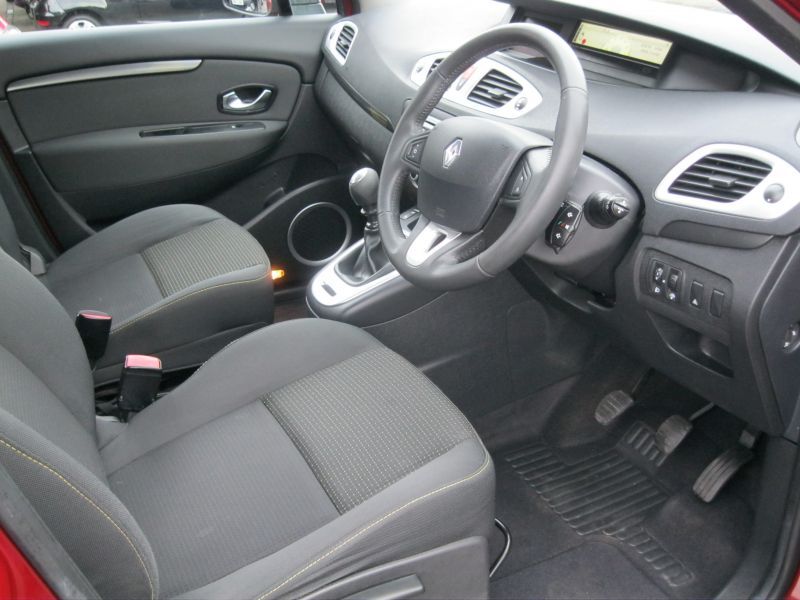 2010 Renault Grand Scenic 1.9 DCI 5dr image 7