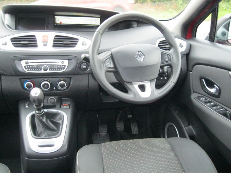 2010 Renault Grand Scenic 1.9 DCI 5dr image 8
